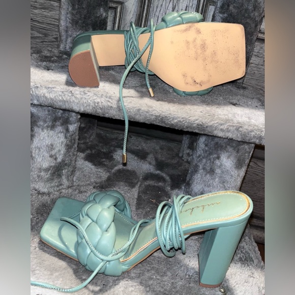 Green string up Heel - Picture 2 of 2